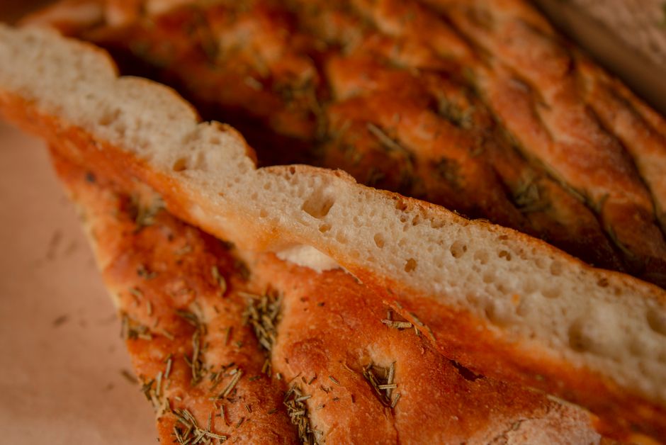 Glutenfri focaccia – luftig i långpanna (recept)